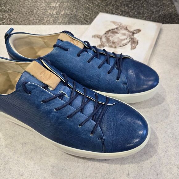 ? ECCO Soft 7 Men\'s Leather Sneaker. Blue Size 11. $170 new.